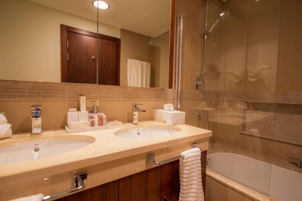 First Class 3Br With Full Burj Khalifa And Fountain View دبي المظهر الخارجي الصورة