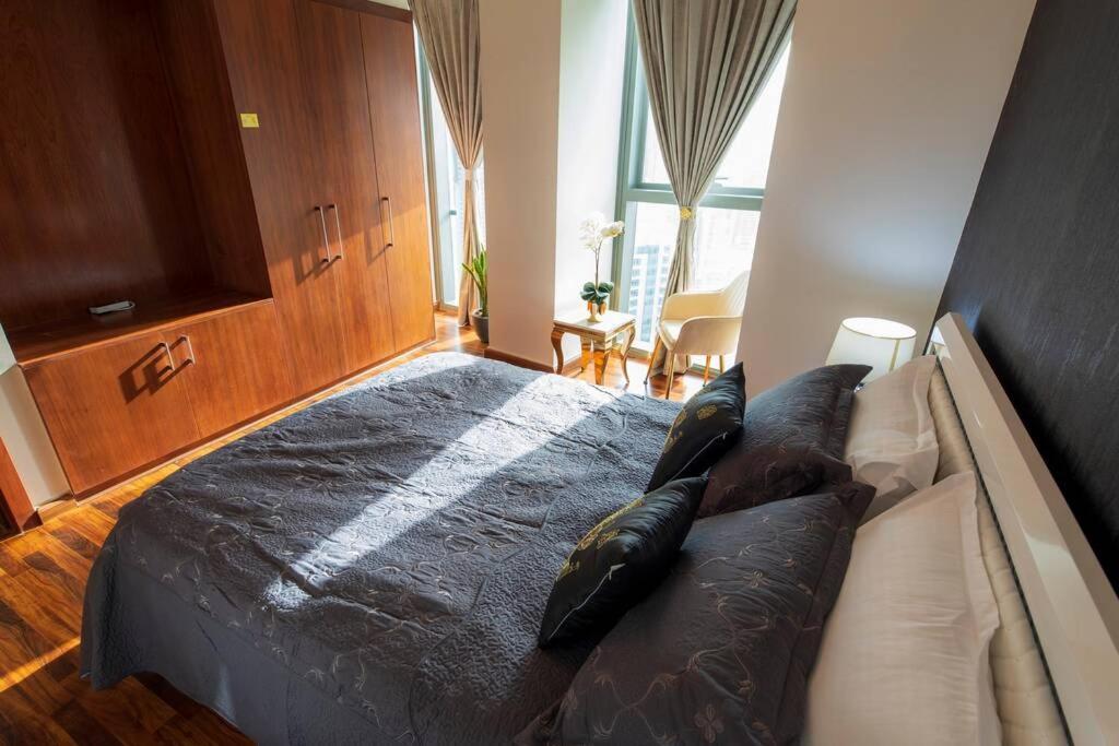 First Class 3Br With Full Burj Khalifa And Fountain View دبي المظهر الخارجي الصورة