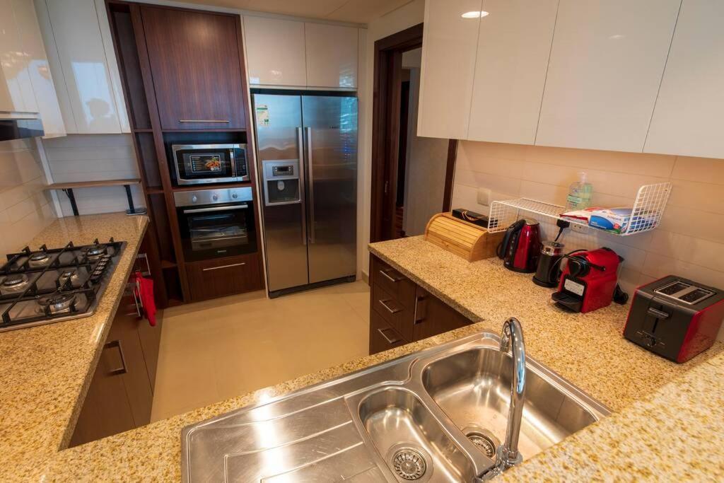 First Class 3Br With Full Burj Khalifa And Fountain View دبي المظهر الخارجي الصورة
